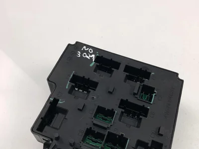 Volvo 31473771 XC90 II 2016 Caja de fusibles - Imagen 1