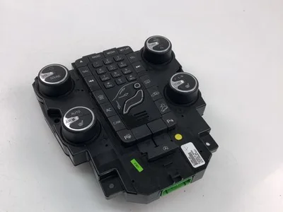 Volvo 31288103 V40 Hatchback 2017 Contrôle automatique de la climatisation - Image 1