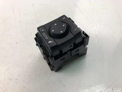 Toyota 183930 RAV 4 V 2018 Commutateur/ Bouton - Image 1