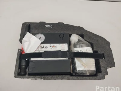 Porsche 971864475B, 4L0012619B PANAMERA (971) 2018 Tool box - Image 1