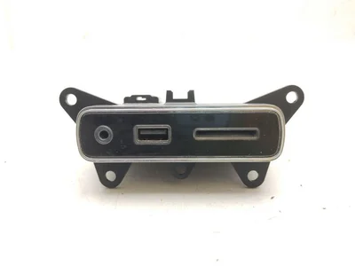 Dodge 68289895AA, 61571C2136 DURANGO (WD) 2017 Périphérique d'entrée USB - Image 1