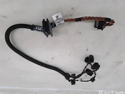 BMW 850779906 3 Convertible (E93) 2011 Fils du compartiment moteur - Image 1