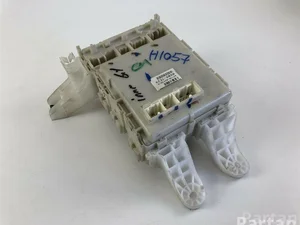 Toyota 82730-02130A / 8273002130A AURIS (_E15_) 2007 Caja de fusibles