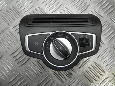 Mercedes-Benz A 205 905 19 10 / A2059051910 C-CLASS (W205) 2016 Interrupteur de lumière - Image 1