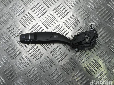 Mercedes-Benz 161680525A C-CLASS Coupe (C205) 2016 Levier /interrupteur de lumière courte longue - Image 1