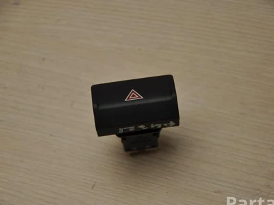 Peugeot 9813404677 508 II 2019 Éclairage d'urgence / interrupteur de danger - Image 1