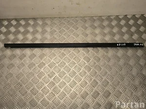 Polestar 4 2025 Durų stiklo rėmo apdaila dešinė priekis