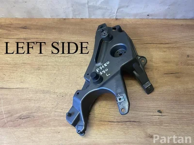 Volvo 31378984 S90 II 2017 Bracket for wing Left - Image 1