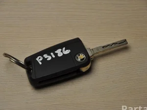 Škoda SUPERB III Estate (3V5) 2016 Clé