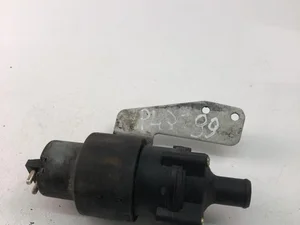 Mercedes-Benz 2028301214 CLK Convertible (A208) 2000 Pompe à eau