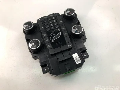 Volvo 31398642 V40 Hatchback 2017 Contrôle automatique de la climatisation - Image 1