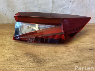 Škoda 5LA945208E ELROQ (PYL) 2025 Lampy tylne z prawej - Zdjęcie 1