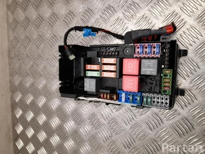 Mercedes-Benz A1675454000 EQC (N293) 2020 Boîte à fusibles - Image 1