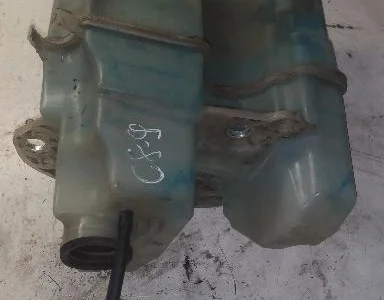 Volvo 30655661 V70 II (SW) 2005 Réservoir d'eau de nettoyage - Image 1