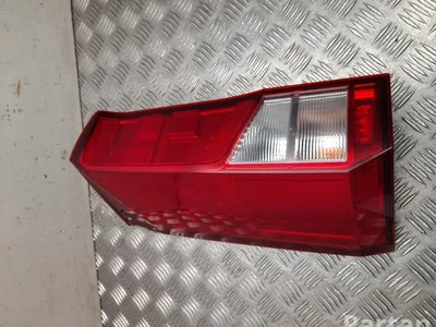 MAN 7C0 945 095 H / 7C0945095H TGE 3.180 2023 Feu arrière - Image 1