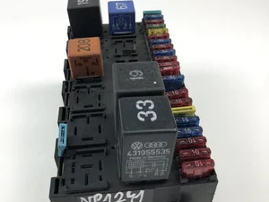 Volkswagen 357937039 CADDY II Box (9K9A) 2003 Boîte à fusibles