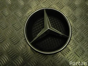 Mercedes-Benz A 000 888 01 00 / A0008880100 E-CLASS (W213) 2018 Zierleisten