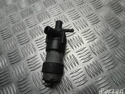 Mercedes-Benz A 203 835 01 64 / A2038350164 CLK (C209) 2007 Pompe à eau supplémentaire - Image 1