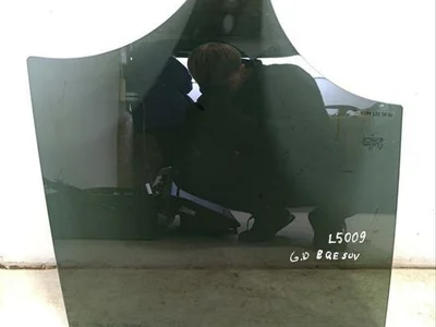 Mercedes-Benz A2947352600 EQE V295 2024 Vitre de porte Right Rear - Image 1