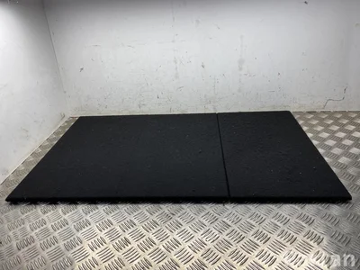 Mazda DFR5-V0-589 / DFR5V0589 CX-30 DM 2022 Plegue de moldura del maletero - Imagen 1