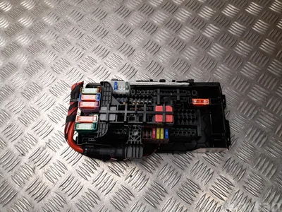 Mercedes-Benz A1679063103 GLE (C167) Coupé 2021 Boîte à fusibles - Image 1