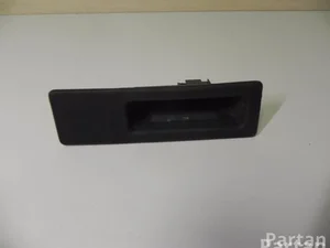 BMW 7368752 2 Active Tourer (F45) 2015 Poignée de coffre