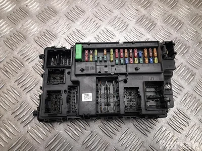 Ford GU5T-15604-CEC / GU5T15604CEC RANGER (TKE) 2018 Fuse Box - Image 1