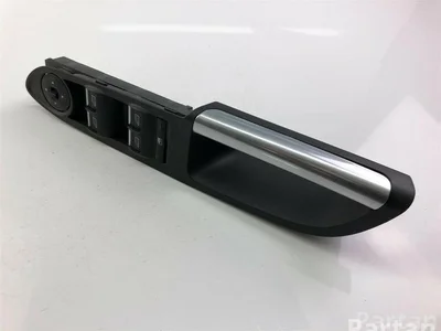 Ford F1ET-14A132-AC / F1ET14A132AC FOCUS III 2012 Bouton de lève-vitre - Image 1