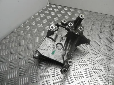 Toyota 246260587 HIACE V Box (TRH2_, KDH2_) 2008 Support - Image 1