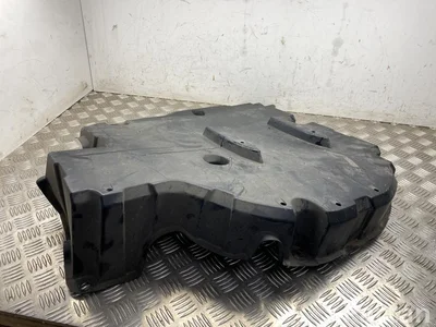 Toyota 58415-K0010 / 58415K0010 Yaris P210 2022 Osłona dolna silnika - Zdjęcie 1