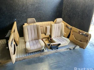 Mercedes-Benz S-Class W126 1983 Set siège Panneau de porte Accoudoir