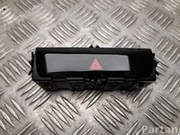 Audi 85E 925 301 AG / 85E925301AG Q5 GUB 2025 Éclairage d'urgence / interrupteur de danger