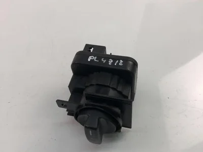 Mercedes-Benz A1695452704 A-CLASS (W169) 2010 Interrupteur de lumière - Image 1