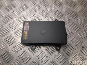 Toyota 861C0-F4010 / 861C0F4010 C-HR II (AX20) 2024 Sterownik ładowanie bezprzewodowe