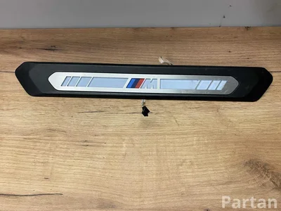 BMW 5A0C896 iX3 (G08) 2024 placa del desgaste - panel de umbral - Imagen 1