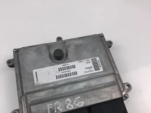 Volvo P30743102 S40 II (MS) 2005 Moduł sterujący silnika