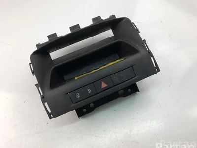 Opel 13285122 ASTRA J 2012 Éclairage d'urgence / interrupteur de danger - Image 1