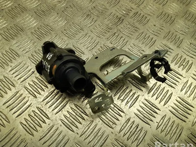 Volvo 32324817, 374121000 XC60 II (246) 2024 Pompe à eau supplémentaire - Image 1