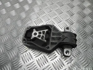 Mercedes-Benz A 246 240 12 09 / A2462401209 CLA Coupe (C117) 2014 Support moteur