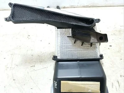 Aston Martin 4G43-18A660-BA / 4G4318A660BA VIRAGE Volante 2012 Conducta de admisión de aire - Imagen 1