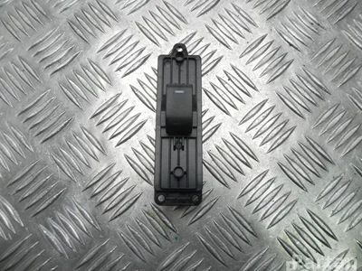 Mazda GDK566380A 6 Estate (GH) 2012 Bouton de lève-vitre - Image 1