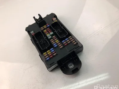 Volvo 32142591 XC90 II 2017 Fuse Box - Image 1
