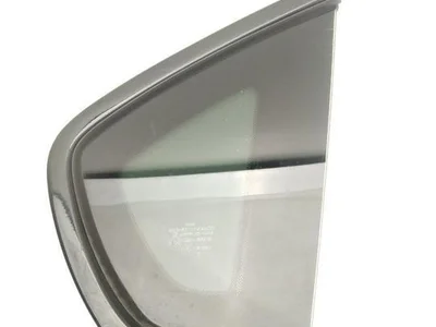 Maserati 43R00043, E000186 QUATTROPORTE VI 2014 Vitre latérale fixe Right Rear - Image 1