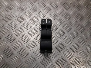 Toyota 84040-02560 / 8404002560 Yaris P210 2024 Bouton de lève-vitre Right Front