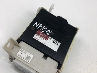 Toyota 89221-0D870 / 892210D870 YARIS (_P13_) 2015 Unité de commande centrale pour système de confort - Image 1