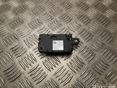 Tesla 1447430-00-B / 144743000B MODEL 3 2020 Amplificateur d'antenne - Image 1