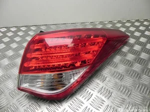 Hyundai MOBIS 92402-3Z3, A045048, E9 6598, E9 6599 / MOBIS924023Z3, A045048, E96598, E96599 i40 (VF) 2012 Feu arrière