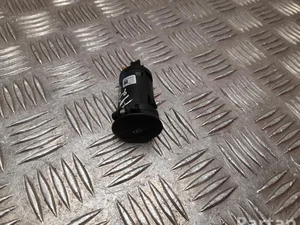 Volvo 32371568 XC60 II (246) 2024 Périphérique d'entrée