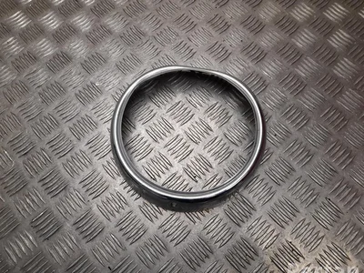 Mercedes-Benz 112 W110 200D 1965 fixation pour phare Right Front - Image 1