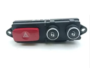 Maserati 156067821, 156067820, 237803 GRAN TURISMO 2011 Éclairage d'urgence / interrupteur de danger